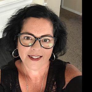 Meet your Posher, Carmen